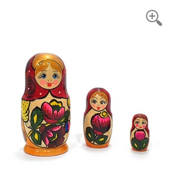 poupée russe classique traditionnelle
